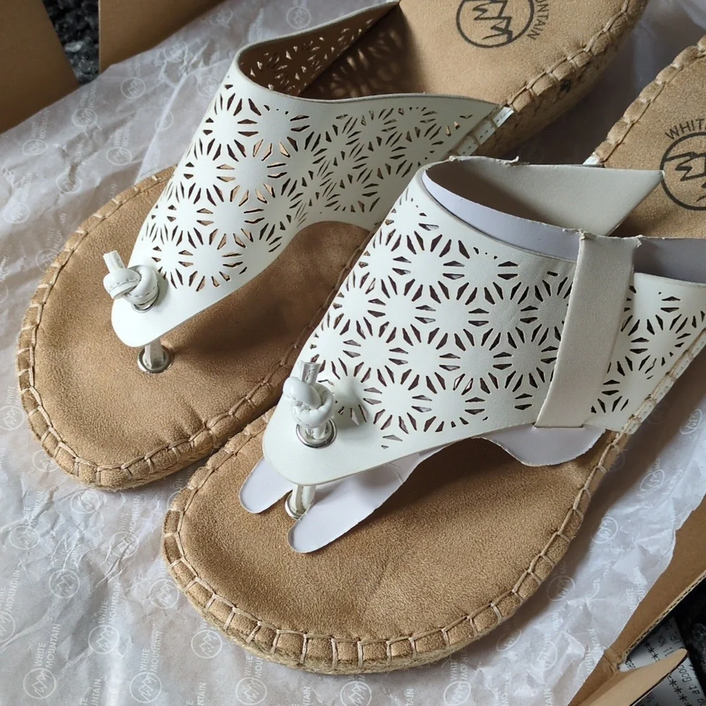 White Mountain Beaux Espadrilles White/Smooth Wedge Sandals Women's Size 9 NIB